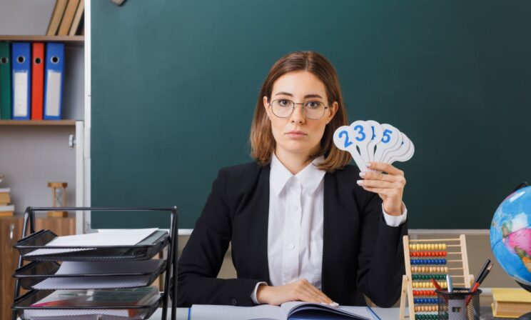 В России создадут комиссии по защите чести и достоинства учителей