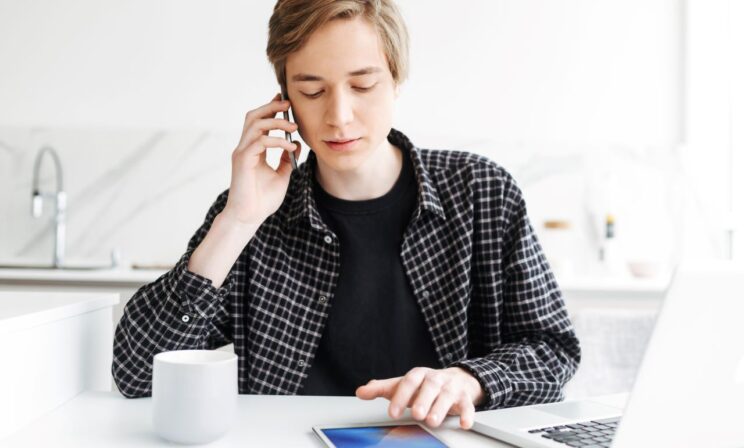 Мошенники стали звонить детям от имени школы и выманивать личные данные