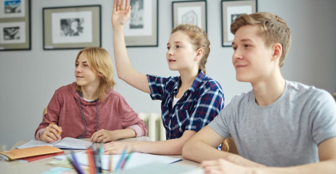 В российских школах в уроки профориентации добавят региональный компонент