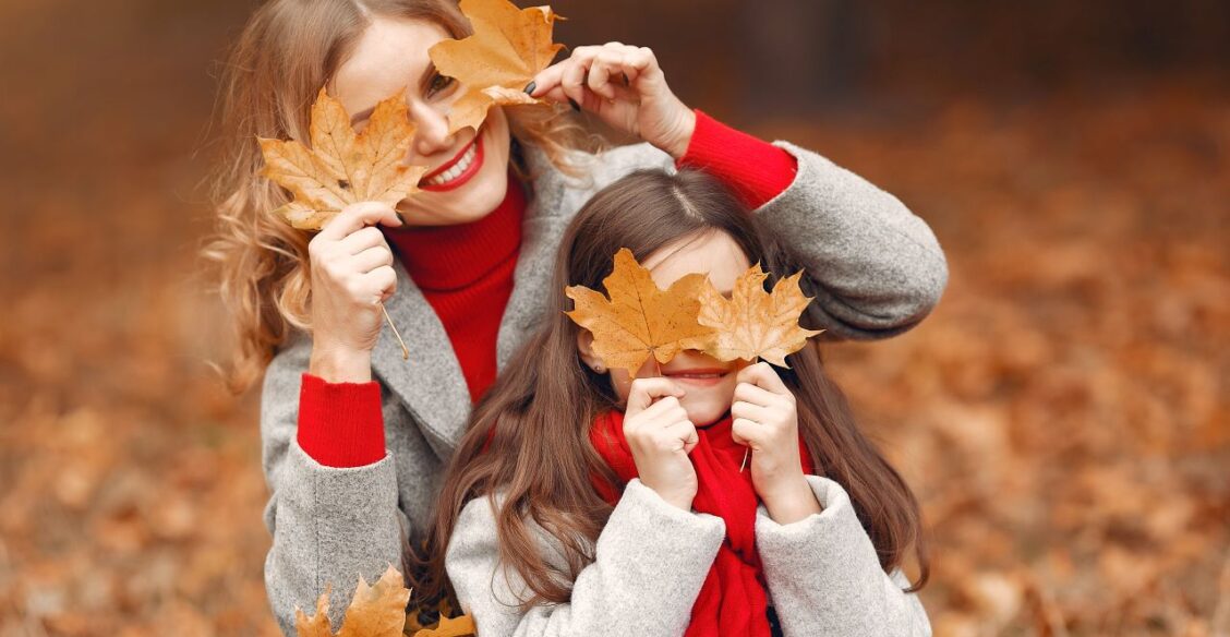 Опрос: 16% россиян планируют брать отпуск на время осенних каникул своего ребенка