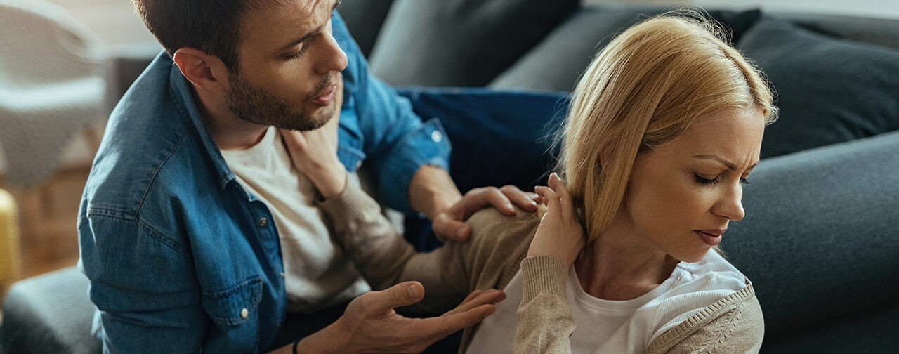 «Учусь в вузе, живу с родителями, а они все время ссорятся»