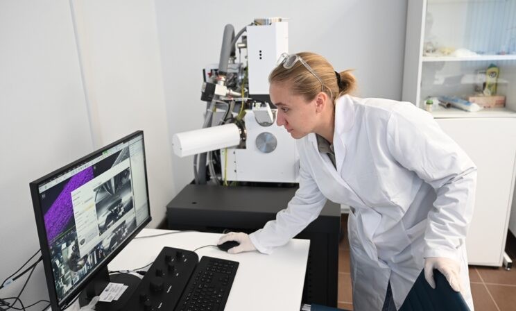 Томские медики внедрили технологию, позволяющую рожать после рака шейки матки