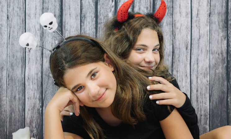 Подруга из соцсетей плохо влияет на мою 12-летнюю дочь. Мы отдалились друг от друга