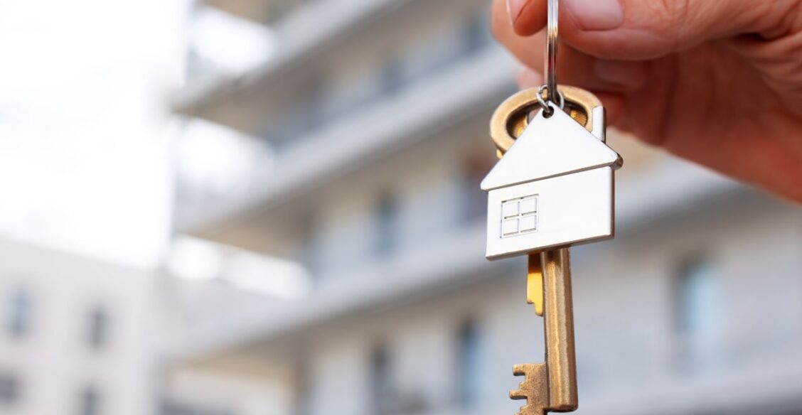 Льготную ипотеку расширят на всех работников образования Дальнего Востока и Арктики