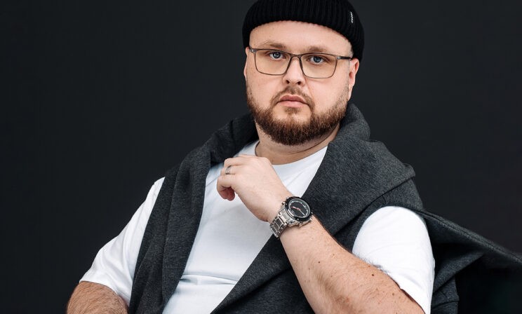 Максим Ибрагимов победил рак и бесплатно подготовил к ЕГЭ школьницу из онкоцентра. Она поступила в мед