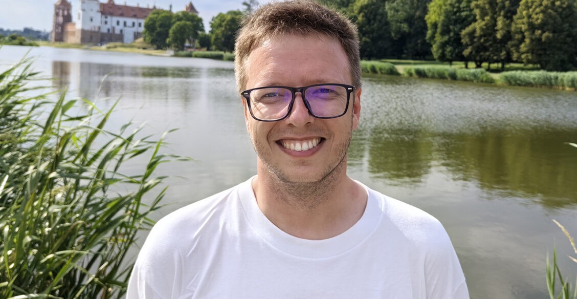 «Коллеги видели во мне выпускника, пока мой ученик не набрал 100 баллов на ЕГЭ». Учитель Алексей Боккин