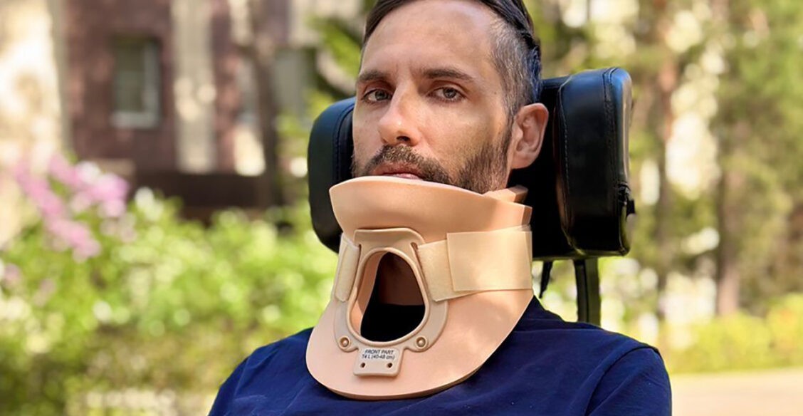 «Папа, покажи сальто!» Евгений прыгнул на батуте и сломал шею