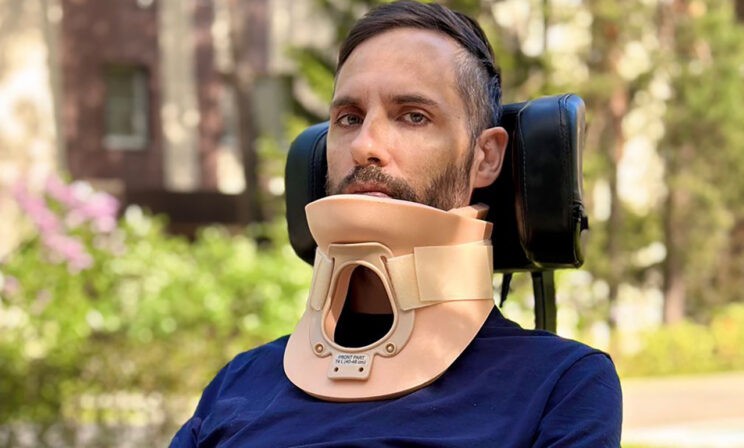 «Папа, покажи сальто!» Евгений прыгнул на батуте и сломал шею