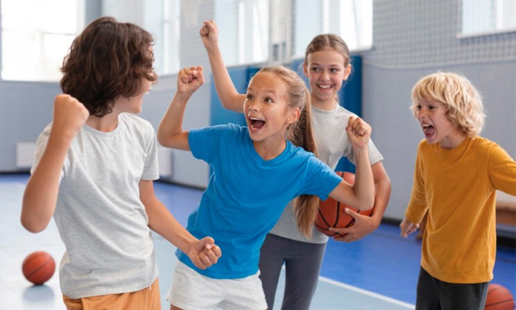 Заметили, что многие успешные в учебе дети серьезно занимаются спортом? Психолог и тренер Виктория Борзенкова
