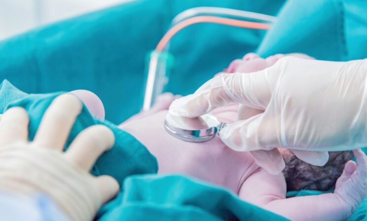 Младенческая смертность в России снизилась до исторического минимума