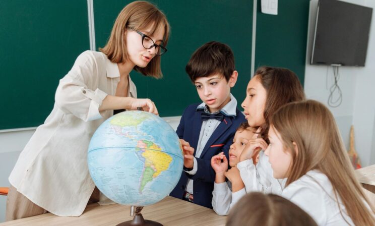 С 1 сентября российские школы начали работать по обновленным правилам