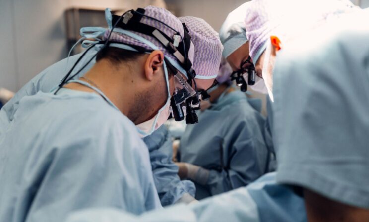 В Новосибирске врачи спасли школьника с инфекцией в сердце