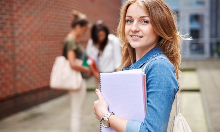 В ХМАО студентам при рождении ребенка хотят выплачивать почти 200 тысяч рублей