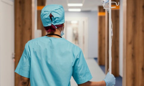 В Бурятии 22 ребенка попали в больницу после отравления готовой едой