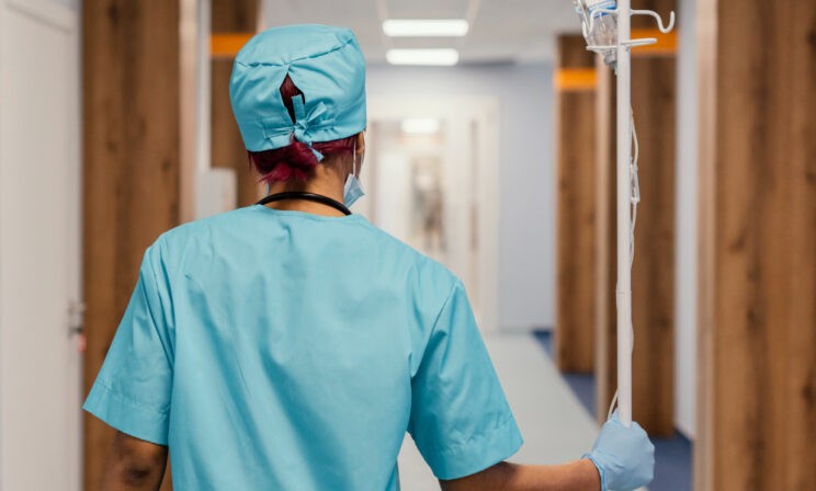 В Бурятии 22 ребенка попали в больницу после отравления готовой едой