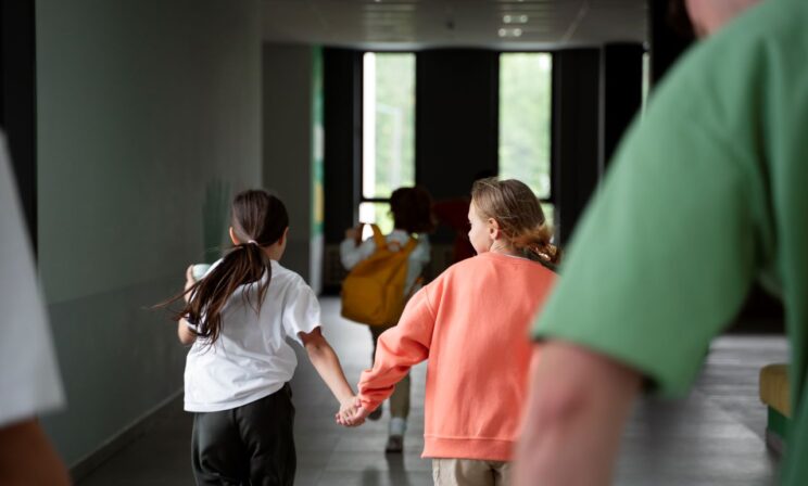 В Иркутске проверяют школу после сообщений о массовой давке