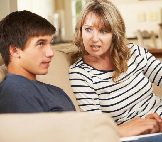 «Включи телефон, убери контроль, разблокируй» — к этому свелось мое общение с сыном