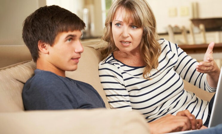 «Включи телефон, убери контроль, разблокируй» — к этому свелось мое общение с сыном