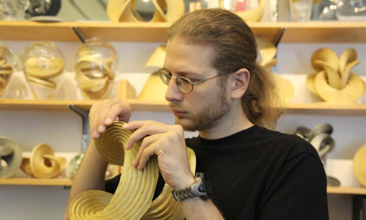 Эрик бросил школу в 7 лет, а уже в 12 поступил в вуз