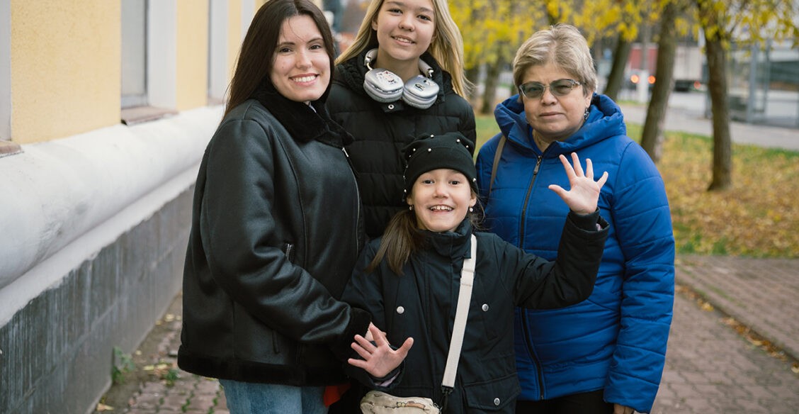 «Когда Настя вывела меня из себя, я почувствовала — родная!» Лада и ее три приемные дочери