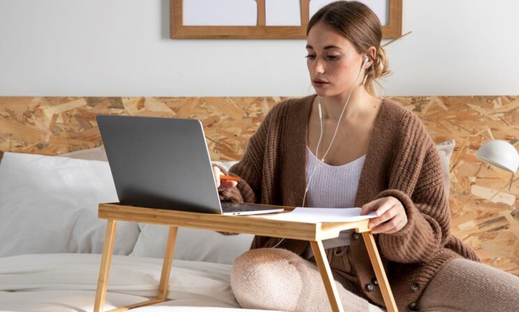 Исследование: работа на удаленке повышает зарплаты россиян на 35%