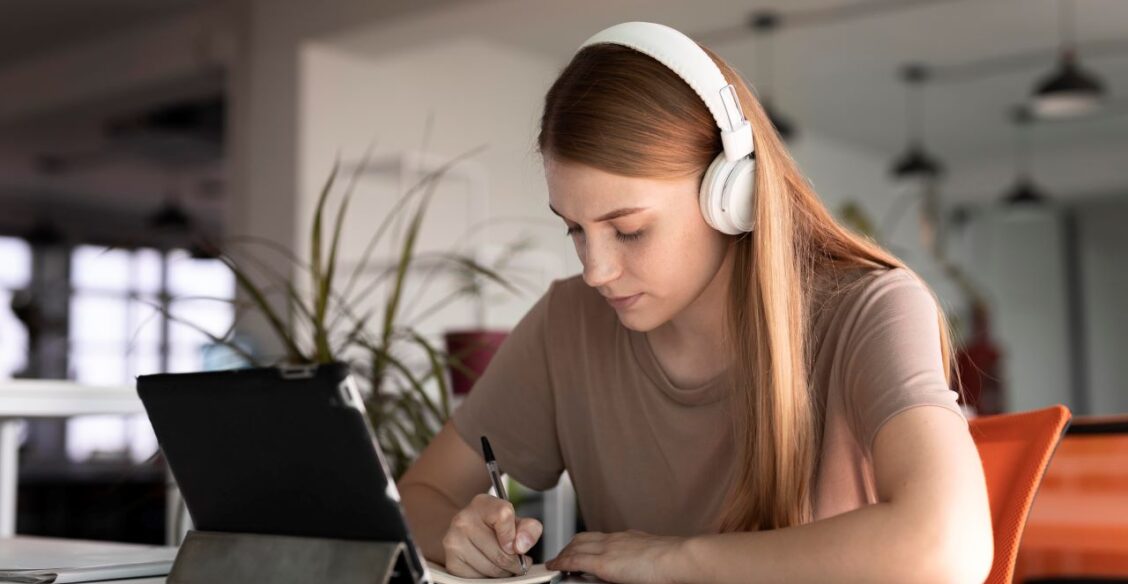 В России предложили единый стандарт для онлайн-школ