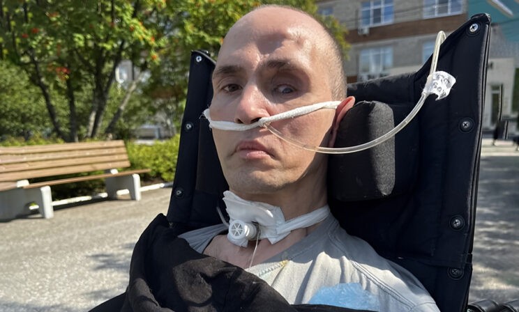 При взрыве газа на буровой Руслан получил тяжелую травму