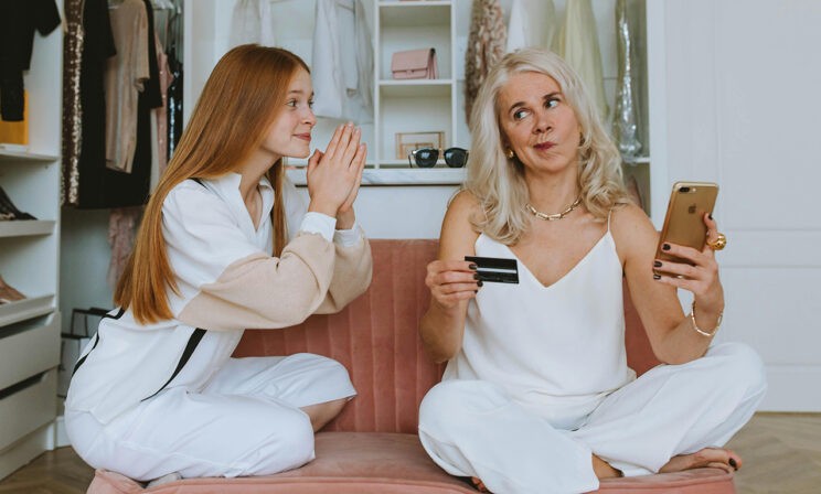 «Дочь-студентка постоянно требует деньги на карманные расходы»