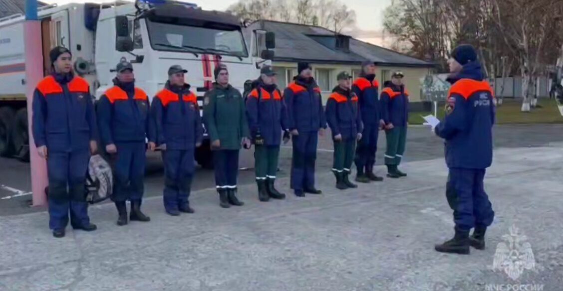 На Камчатке туристы сорвались при восхождении на Вилючинский вулкан