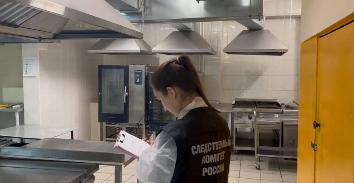Крысы, накладные ногти и мухи: в петербургском колледже отравились студенты