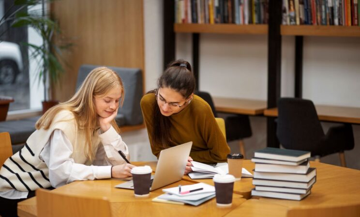 Минобрнауки: в российских вузах заполнены почти все бюджетные места