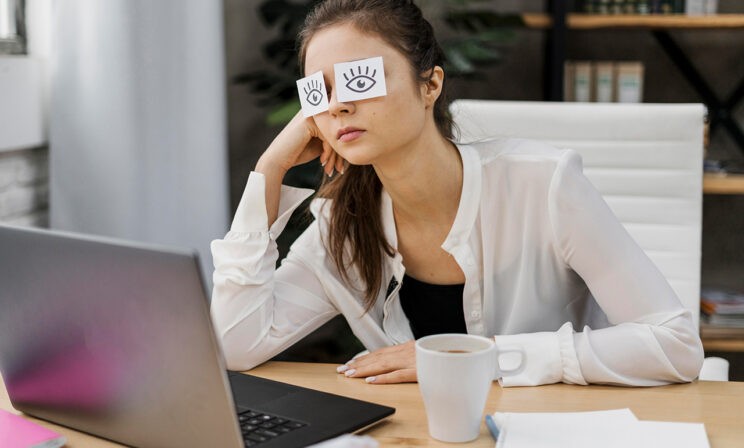 «Мы верим, что с нами этого никогда не случится». 9 когнитивных искажений, которые мешают жить