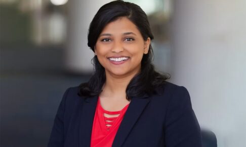 «Брат приходил из школы и рассказывал мне про атомы». Школьница в 17 лет сделала первое открытие в медицине