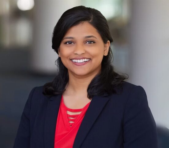 «Брат приходил из школы и рассказывал мне про атомы». Школьница в 17 лет сделала первое открытие в медицине