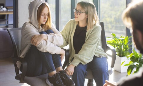 «Чуть что — у него психологическая травма». Что нужно знать ребенку о здоровье психики