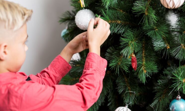 В России новогодние украшения подорожали на 13%