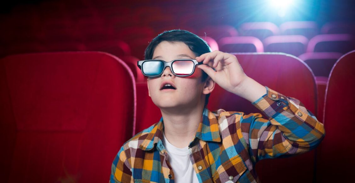 В Хакасии 20 детей получили ожоги глаз в кинотеатре