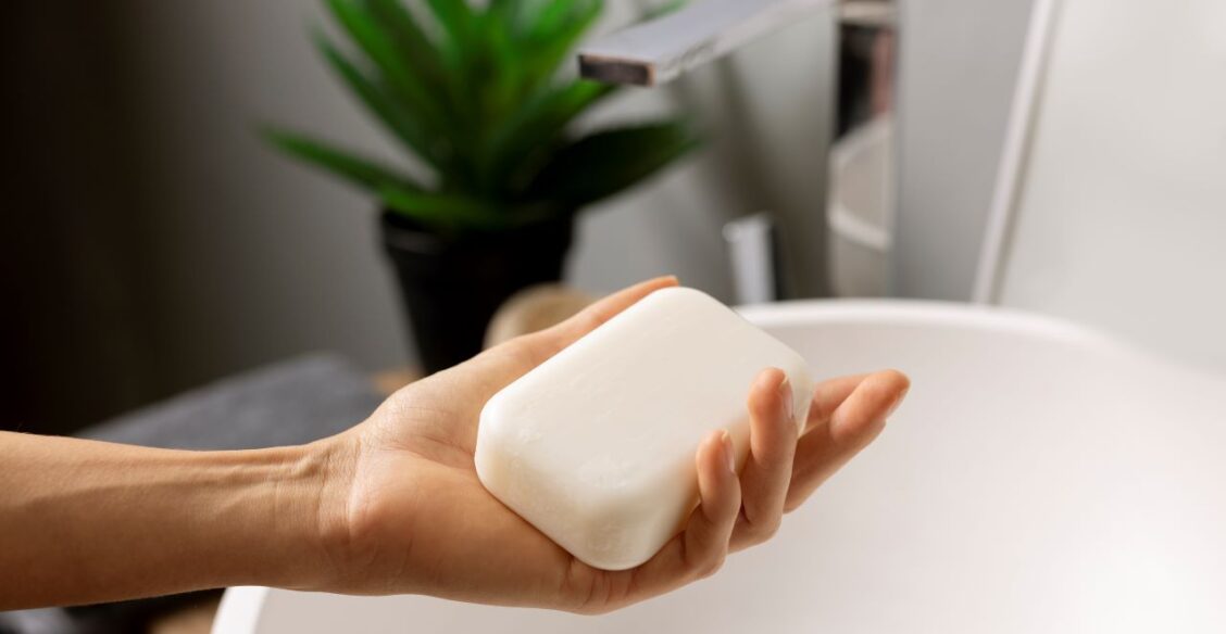 В детском саду на Урале начали проверку после того, как ребенку помыли рот мылом