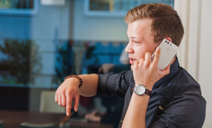 В России распространилось мошенничество с «перезвоном»