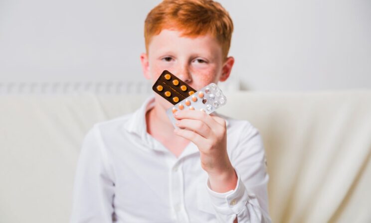 «Почта России» начала продавать лекарственные полисы для детей от года