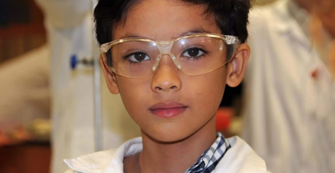 «Отец вел блог об успехах детей-вундеркиндов». Что стало со старшим сыном