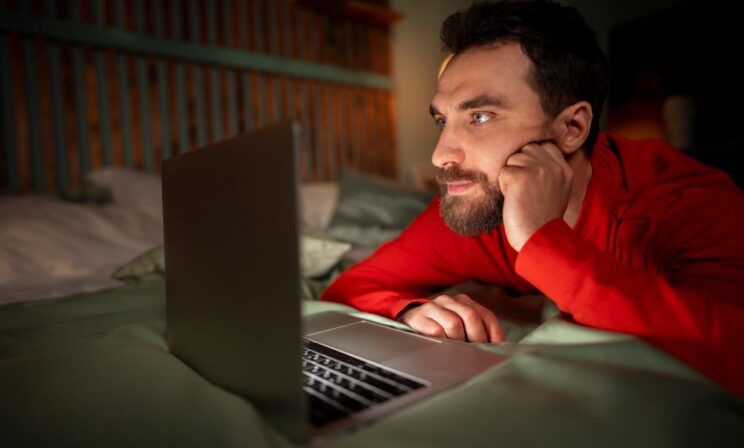 Кембриджский словарь выбрал слово года