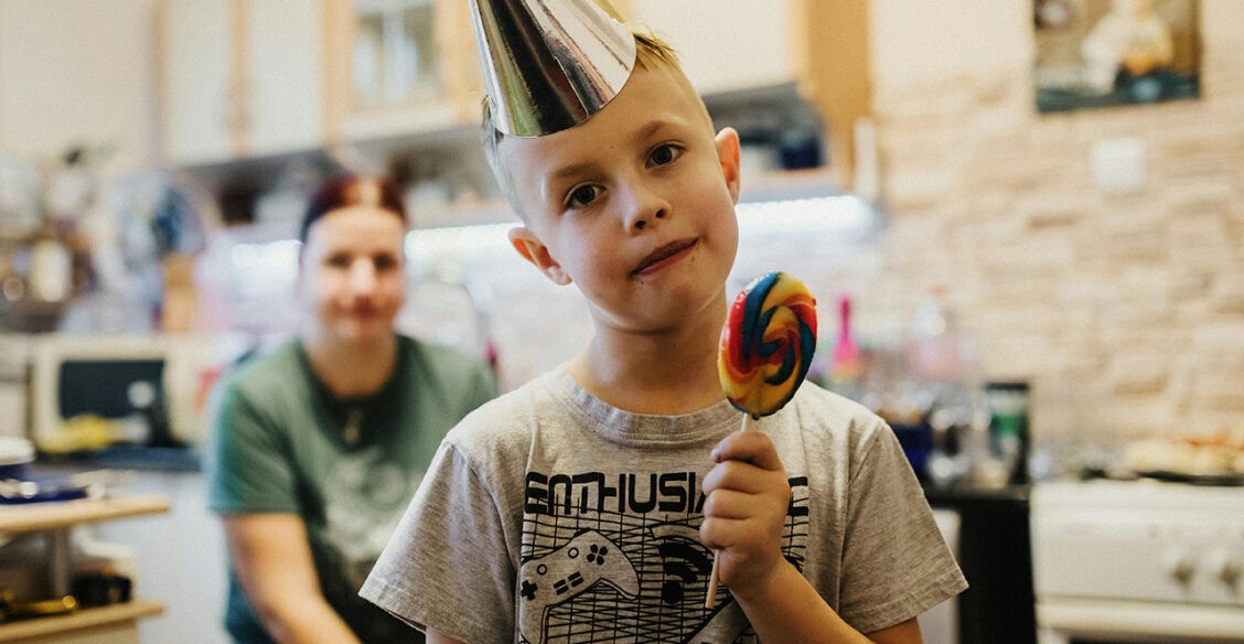 «Выдала сыну карманные деньги, а он все потратил на сладости»