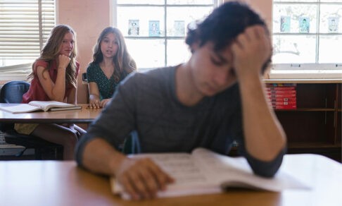 Ребенок хочет в середине года вернуться в 10 класс. Может ли он это сделать?