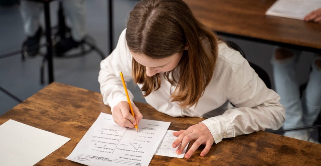 Московские школьники смогут получить плюс 10 баллов к ЕГЭ