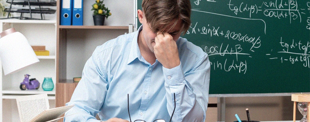 «Один ученик подрался, другой получил двойку, а разбираться мне». Классные руководители — о своей работе