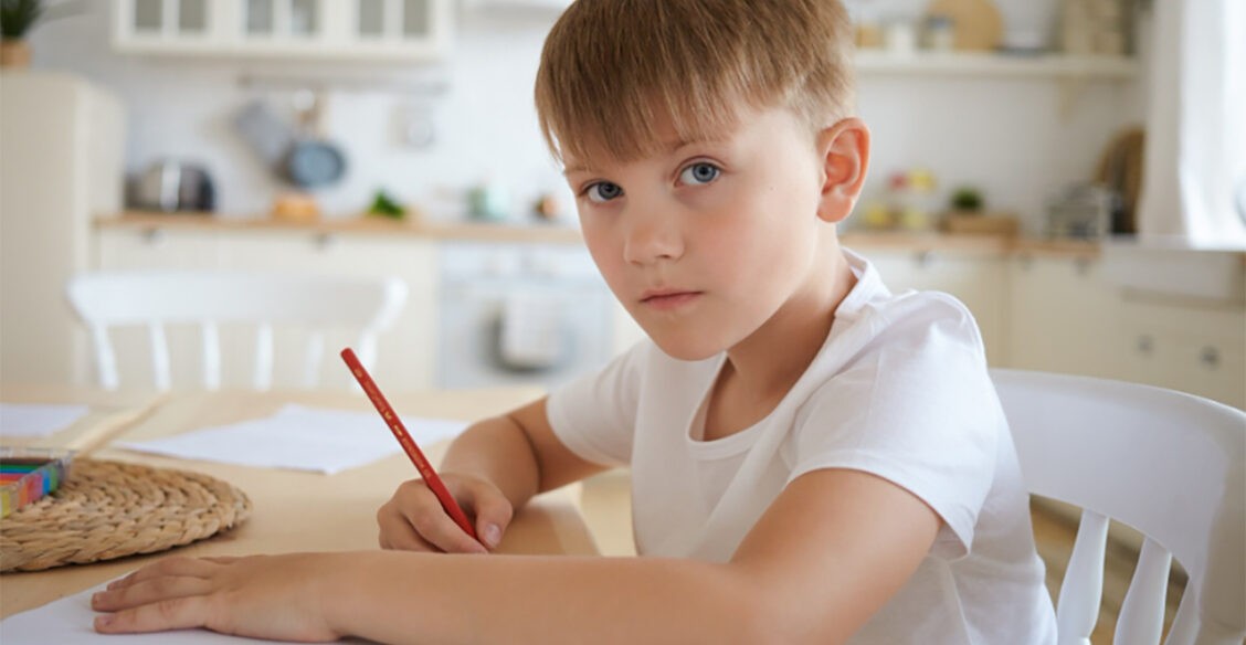 «Хочу сфотографировать контрольную моего ребенка и разобрать ошибки. Но учитель мне запрещает»