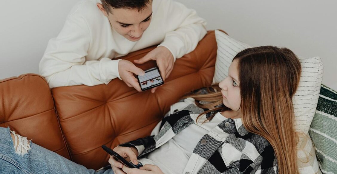 Ребенок увлечен гаджетами. Как заставить его соблюдать договоренности?