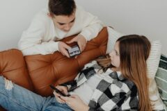 Ребенок увлечен гаджетами. Как заставить его соблюдать договоренности?