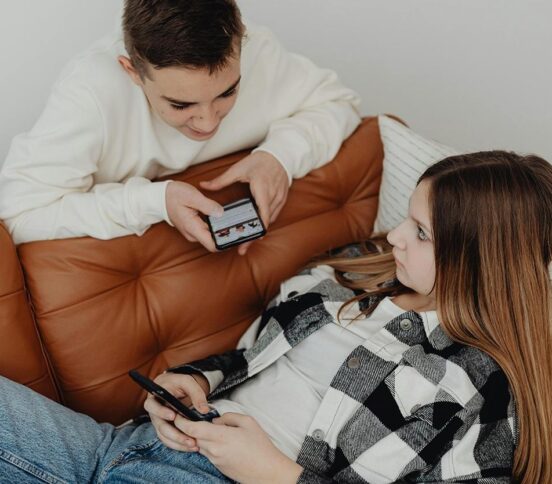 Ребенок увлечен гаджетами. Как заставить его соблюдать договоренности?